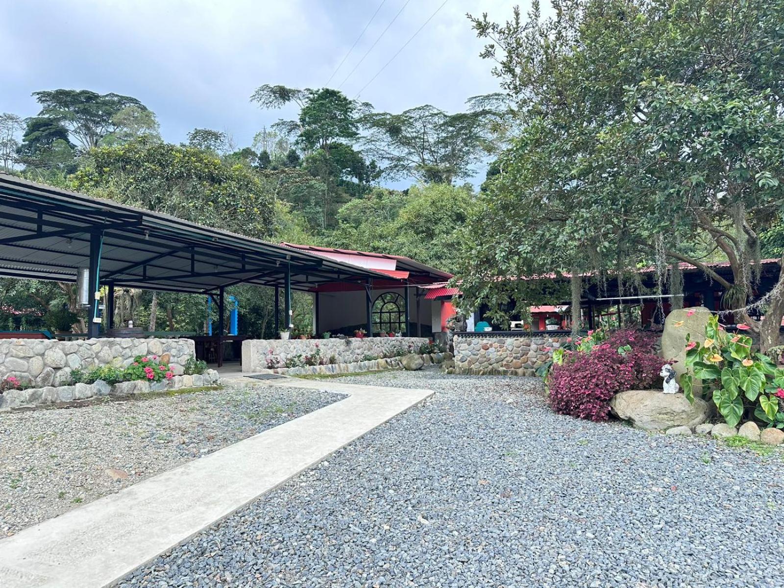 Brisas Del Rio Salento Guest House ภายนอก รูปภาพ