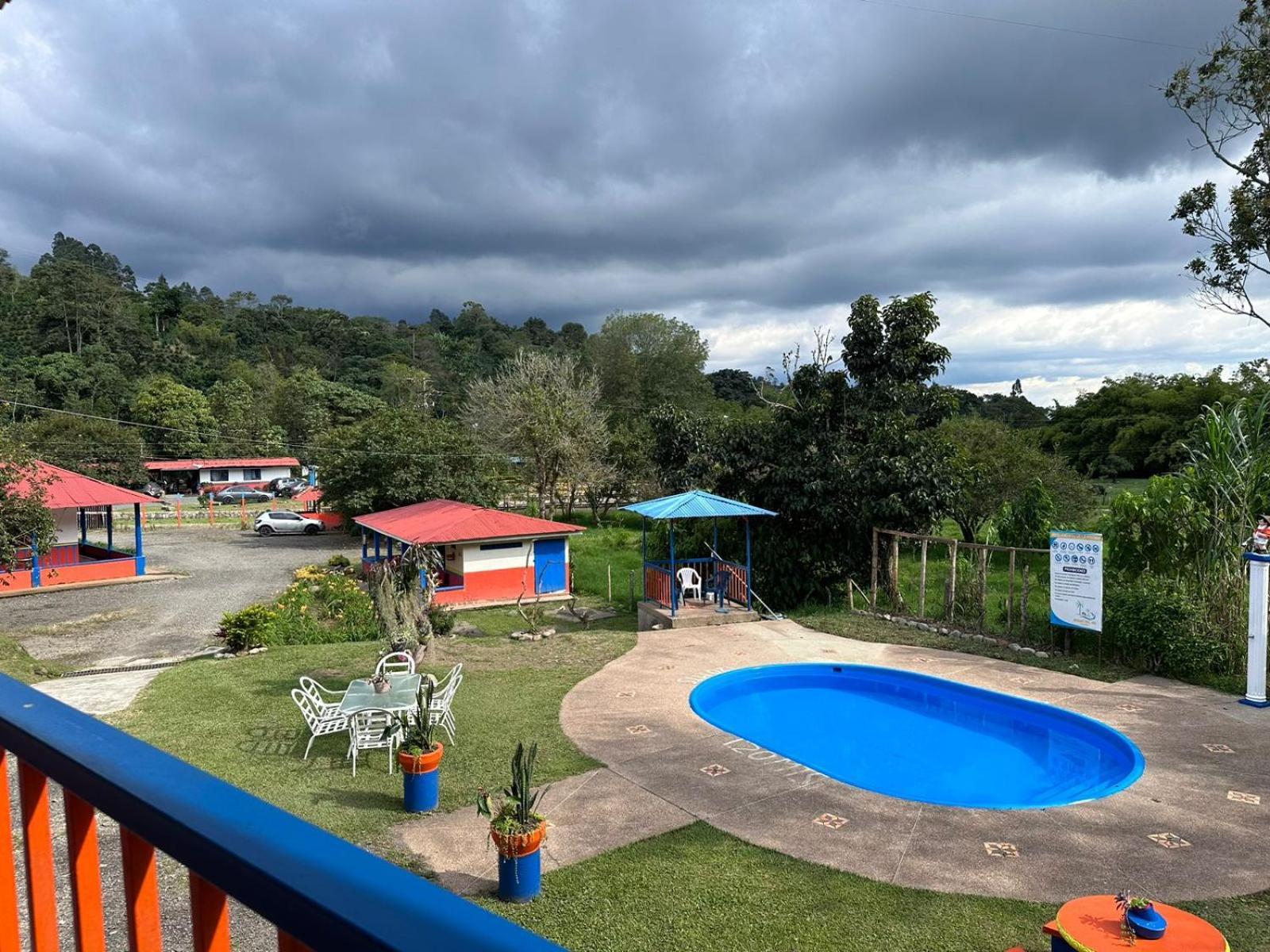 Brisas Del Rio Salento Guest House ภายนอก รูปภาพ