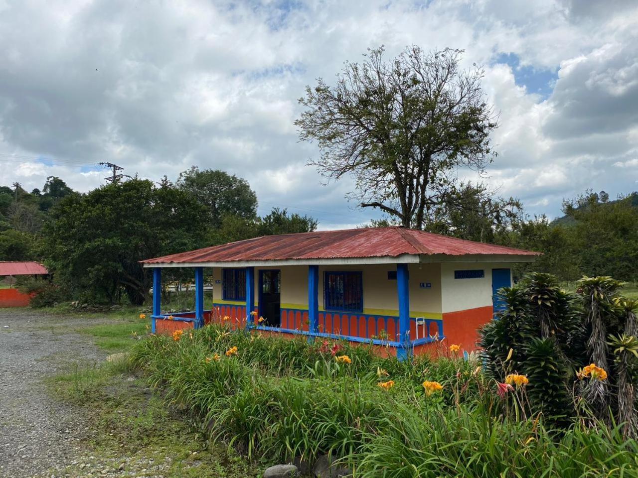 Brisas Del Rio Salento Guest House ภายนอก รูปภาพ